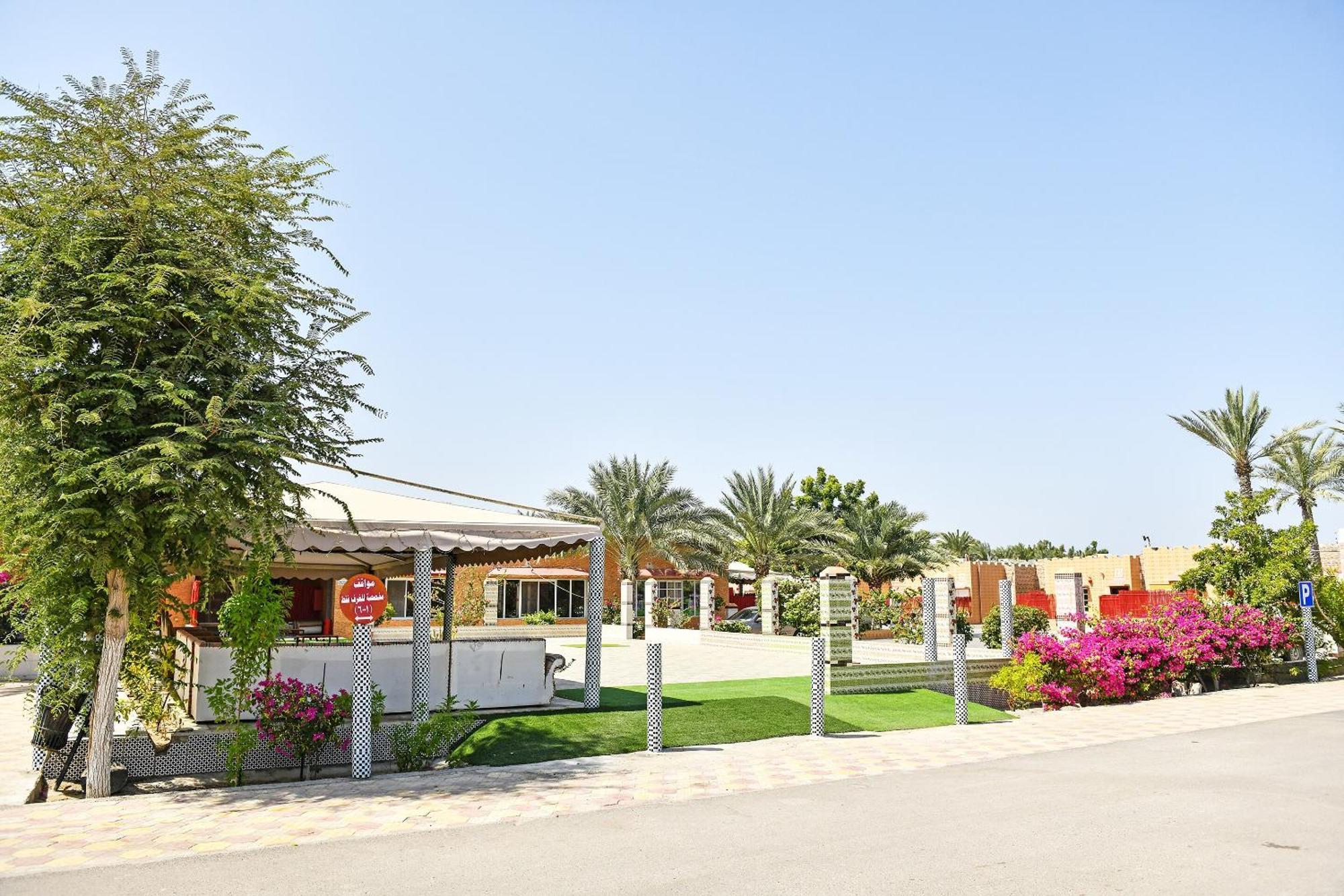Oyo 138 Gulf Sand Motel Барка Екстериор снимка
