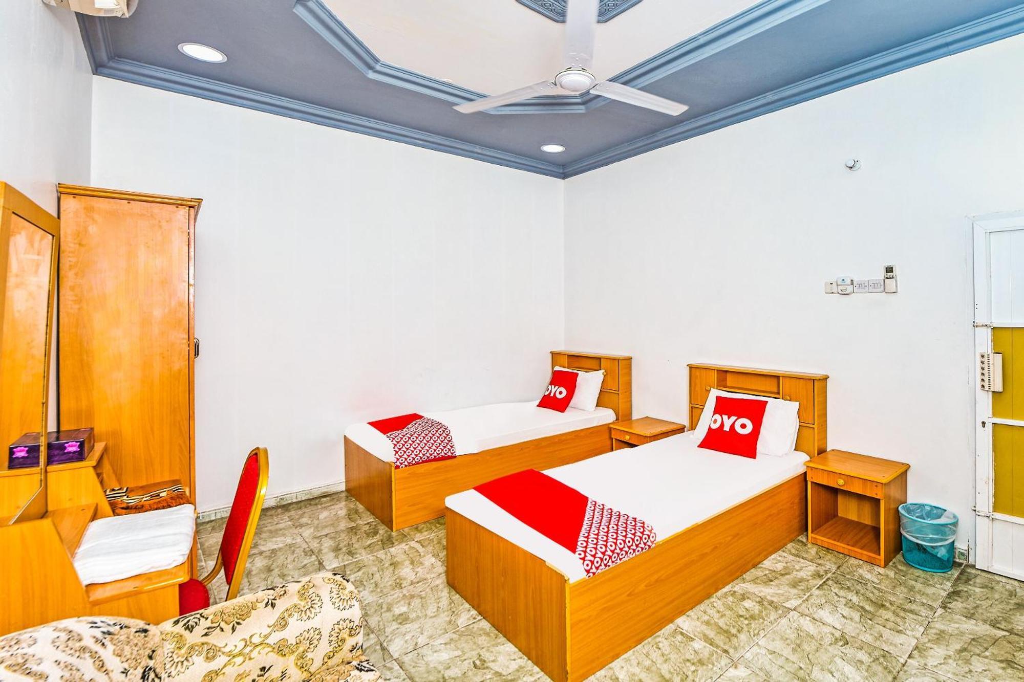 Oyo 138 Gulf Sand Motel Барка Екстериор снимка