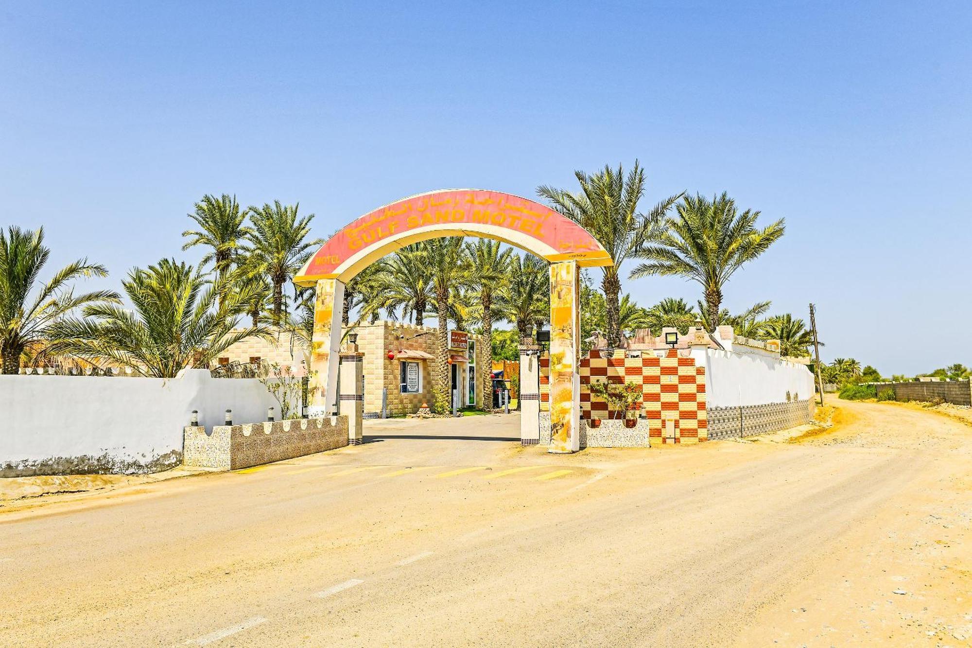 Oyo 138 Gulf Sand Motel Барка Екстериор снимка