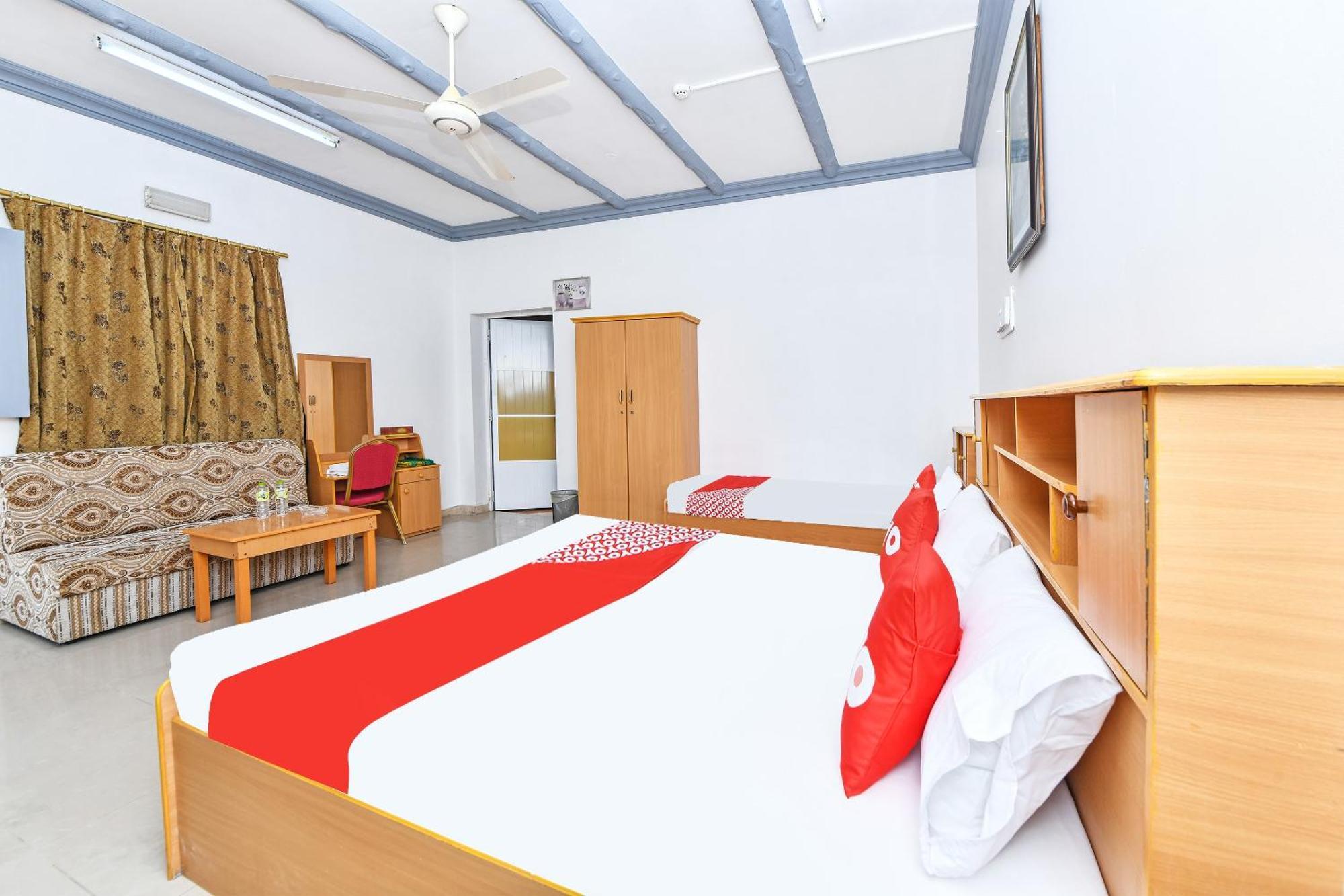 Oyo 138 Gulf Sand Motel Барка Екстериор снимка